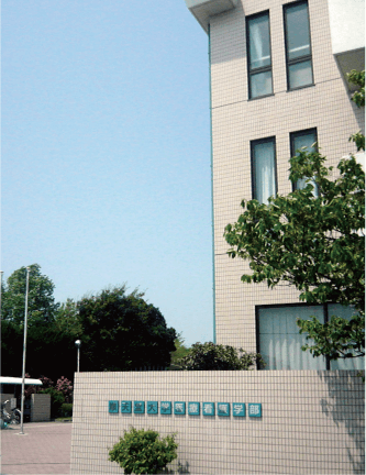 お客様の声-ご購入・出席管理/データ管理-順天堂大学 医療看護学部さま-校門